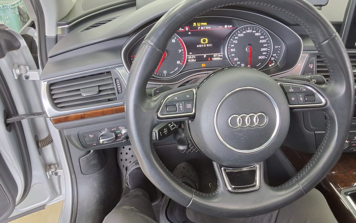 AUDI A6 (4TH GEN) 2.0 TFSI DYNAMIC 2012 - zdjęcie 17