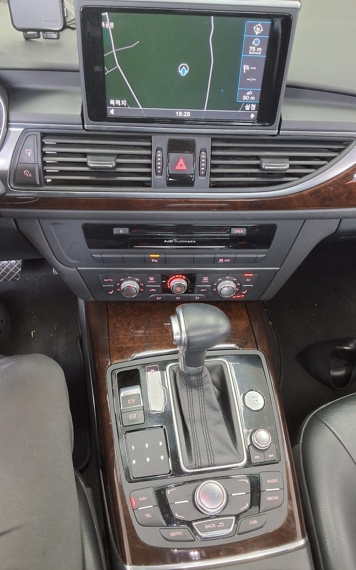 AUDI A6 (4TH GEN) 2.0 TFSI DYNAMIC 2012 - zdjęcie 18