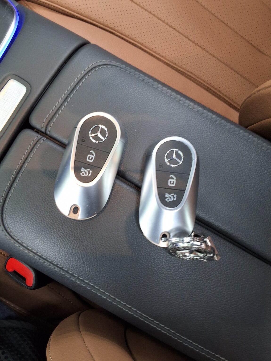MERCEDES-BENZ E-CLASS (6TH GEN) E200 AVANTGARDE 2024 - zdjęcie 18