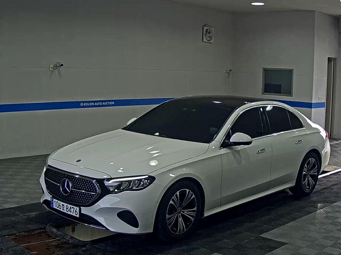 MERCEDES-BENZ E-CLASS (6TH GEN) E200 AVANTGARDE 2024 - zdjęcie 2