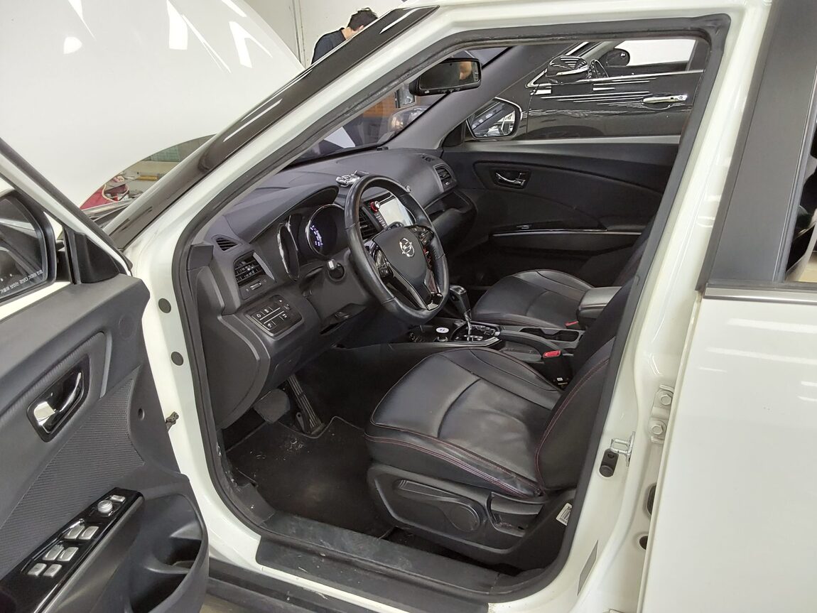 KG MOBILITY (SSANGYONG) TIVOLI AIR GASOLINE 2WD RX 2017 - zdjęcie 10