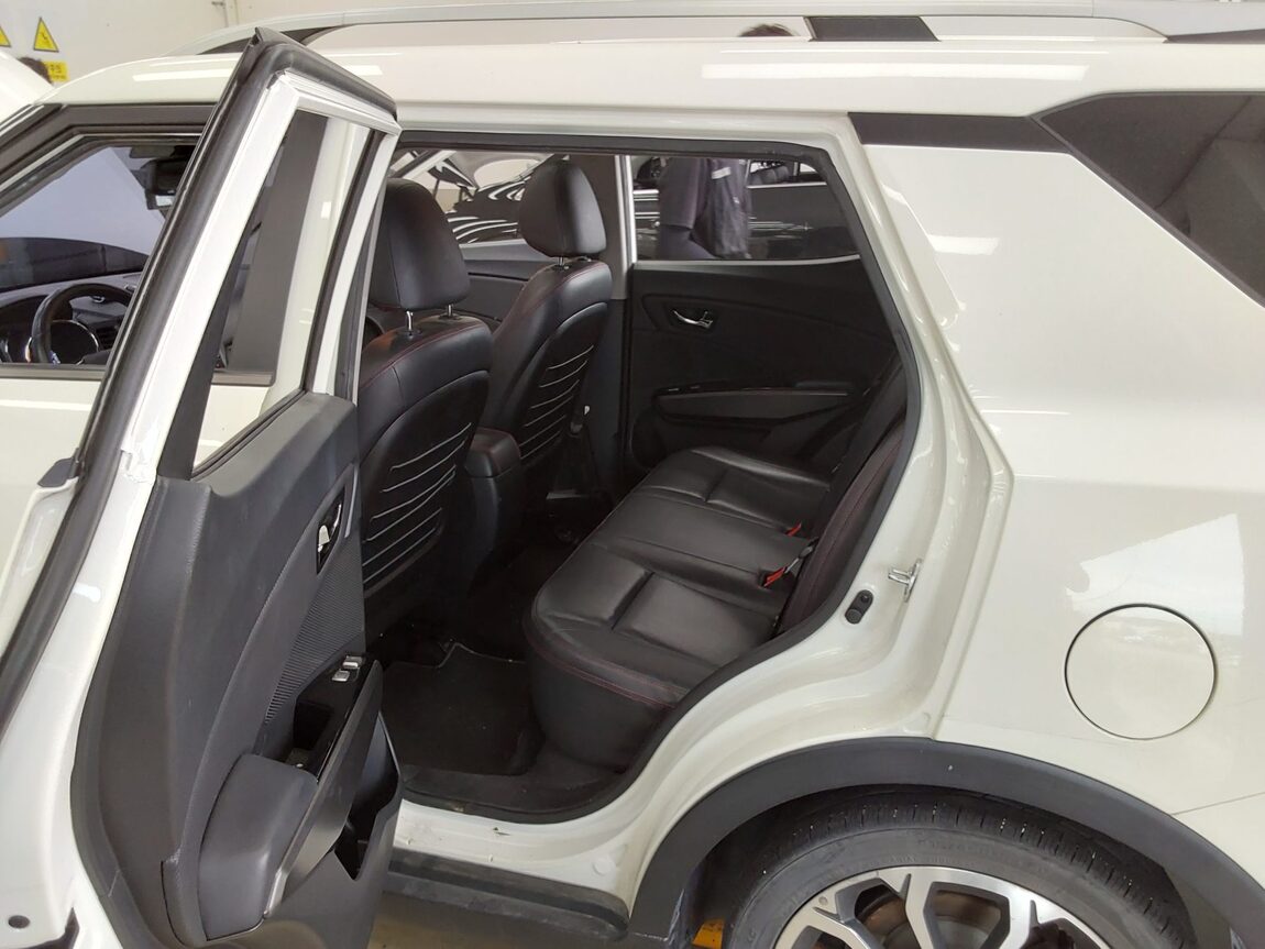 KG MOBILITY (SSANGYONG) TIVOLI AIR GASOLINE 2WD RX 2017 - zdjęcie 12