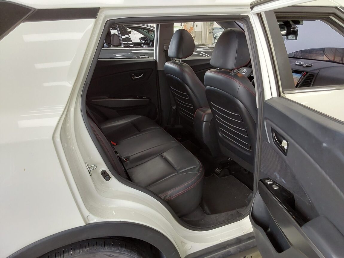 KG MOBILITY (SSANGYONG) TIVOLI AIR GASOLINE 2WD RX 2017 - zdjęcie 13