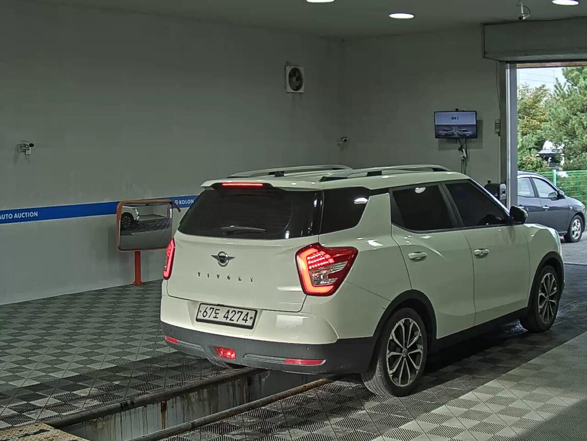 KG MOBILITY (SSANGYONG) TIVOLI AIR GASOLINE 2WD RX 2017 - zdjęcie 5