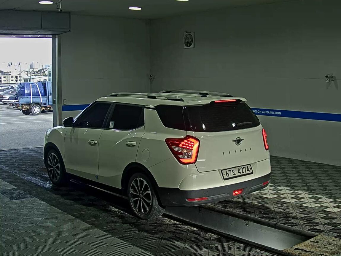 KG MOBILITY (SSANGYONG) TIVOLI AIR GASOLINE 2WD RX 2017 - zdjęcie 6