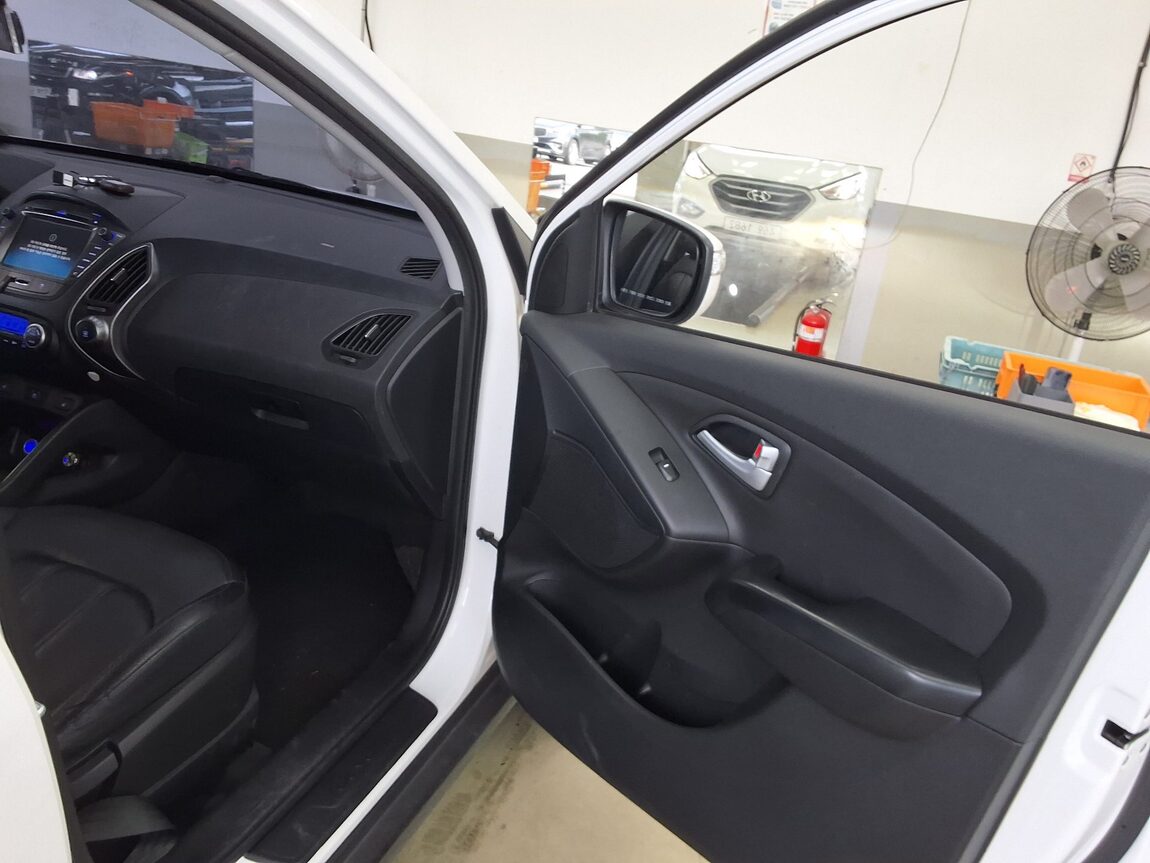 HYUNDAI NEW TUCSON ix DIESEL R2.0 4WD MODERN 2014 - zdjęcie 14