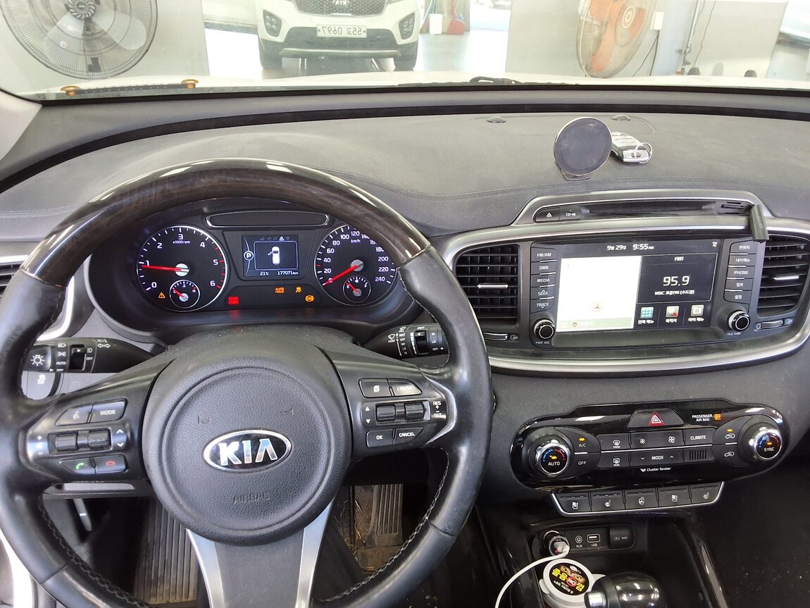 KIA ALL NEW SORENTO R2.0 2WD NOBLESSE 2016 - zdjęcie 17