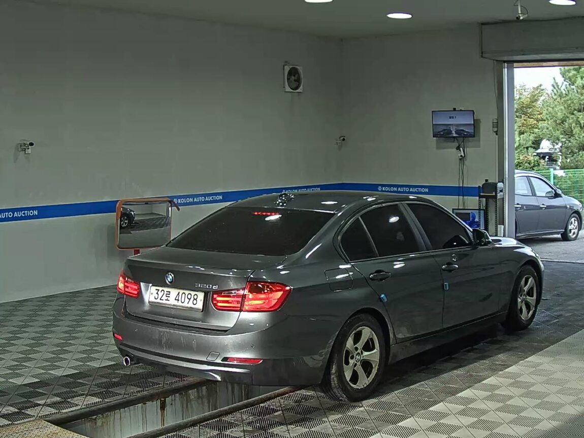 BMW 3 SERIES (6TH GEN) 320d ED EDITION 2014 - zdjęcie 5