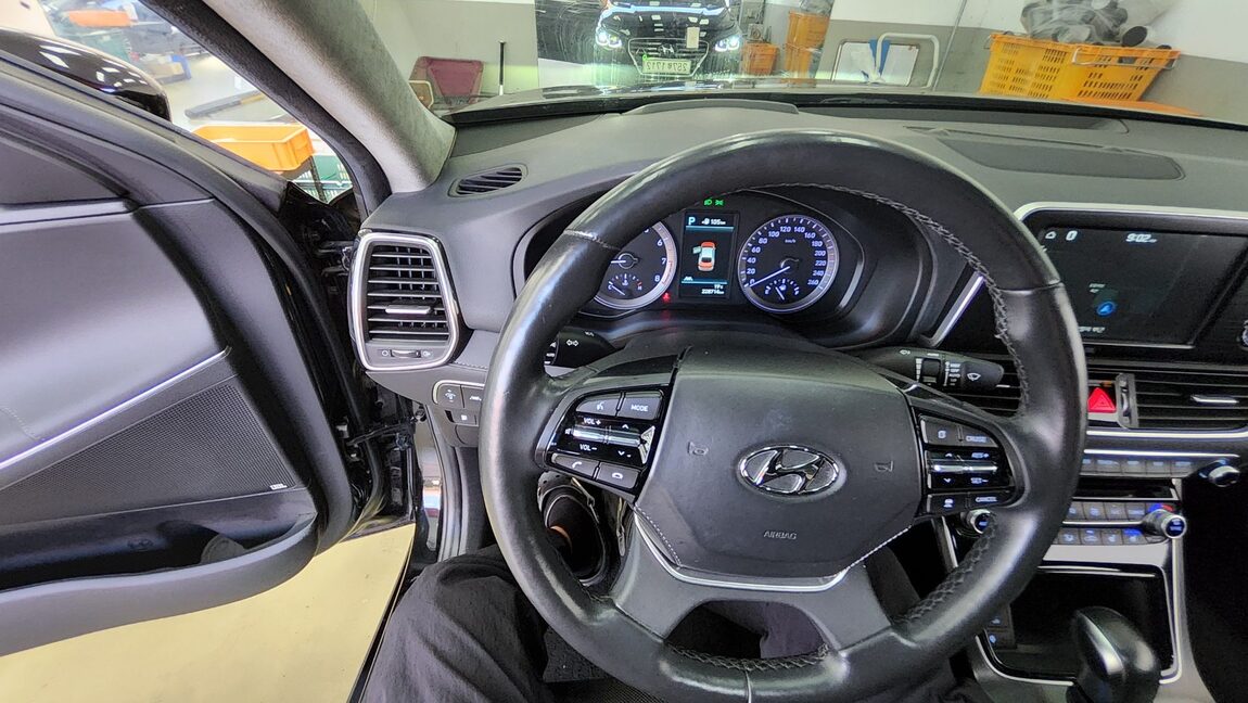 HYUNDAI GRANDEUR IG 3.0 GDi EXCLUSIVE SPECIAL 2018 - zdjęcie 19