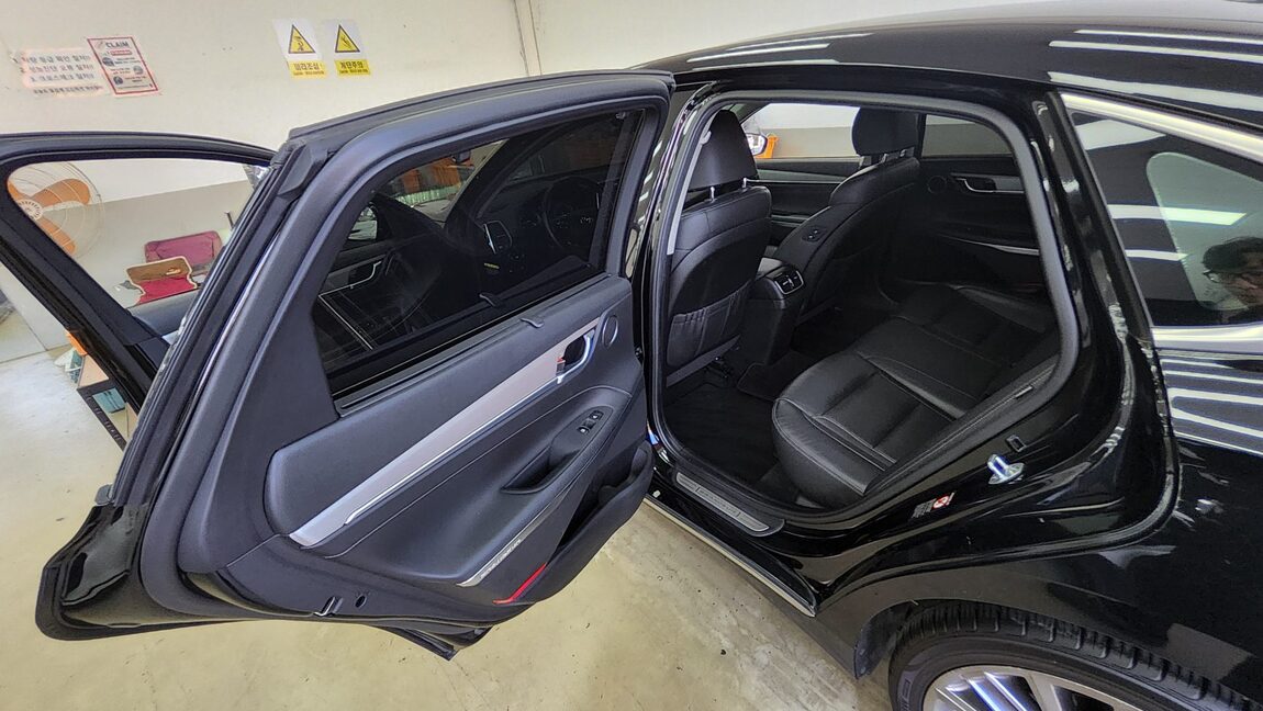 HYUNDAI GRANDEUR IG 3.0 GDi EXCLUSIVE SPECIAL 2018 - zdjęcie 12