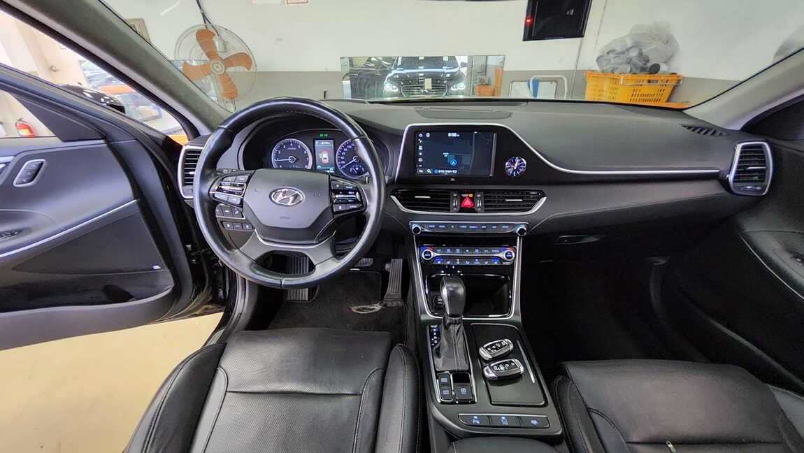 HYUNDAI GRANDEUR IG 3.0 GDi EXCLUSIVE SPECIAL 2018 - zdjęcie 11