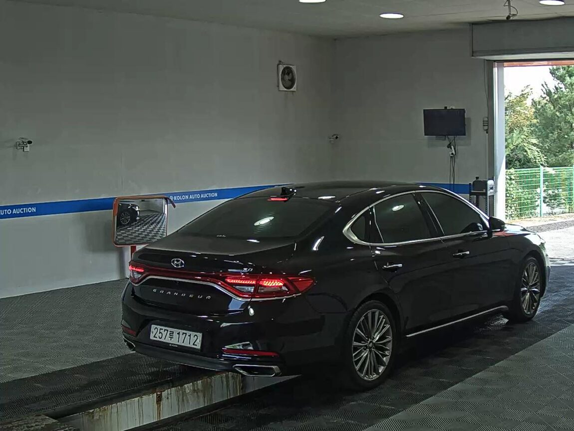 HYUNDAI GRANDEUR IG 3.0 GDi EXCLUSIVE SPECIAL 2018 - zdjęcie 5