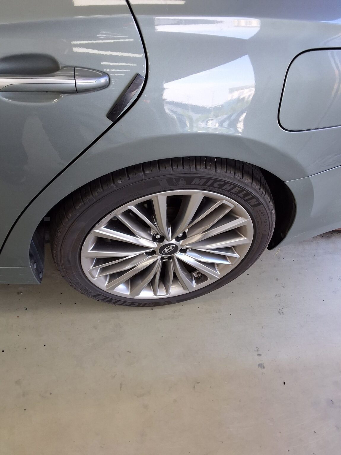 HYUNDAI GRANDEUR IG 2.4 GDi PREMIUM SPECIAL 2018 - zdjęcie 21