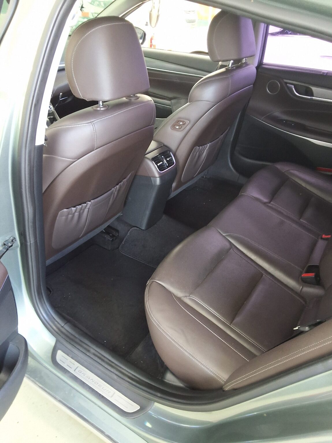 HYUNDAI GRANDEUR IG 2.4 GDi PREMIUM SPECIAL 2018 - zdjęcie 12