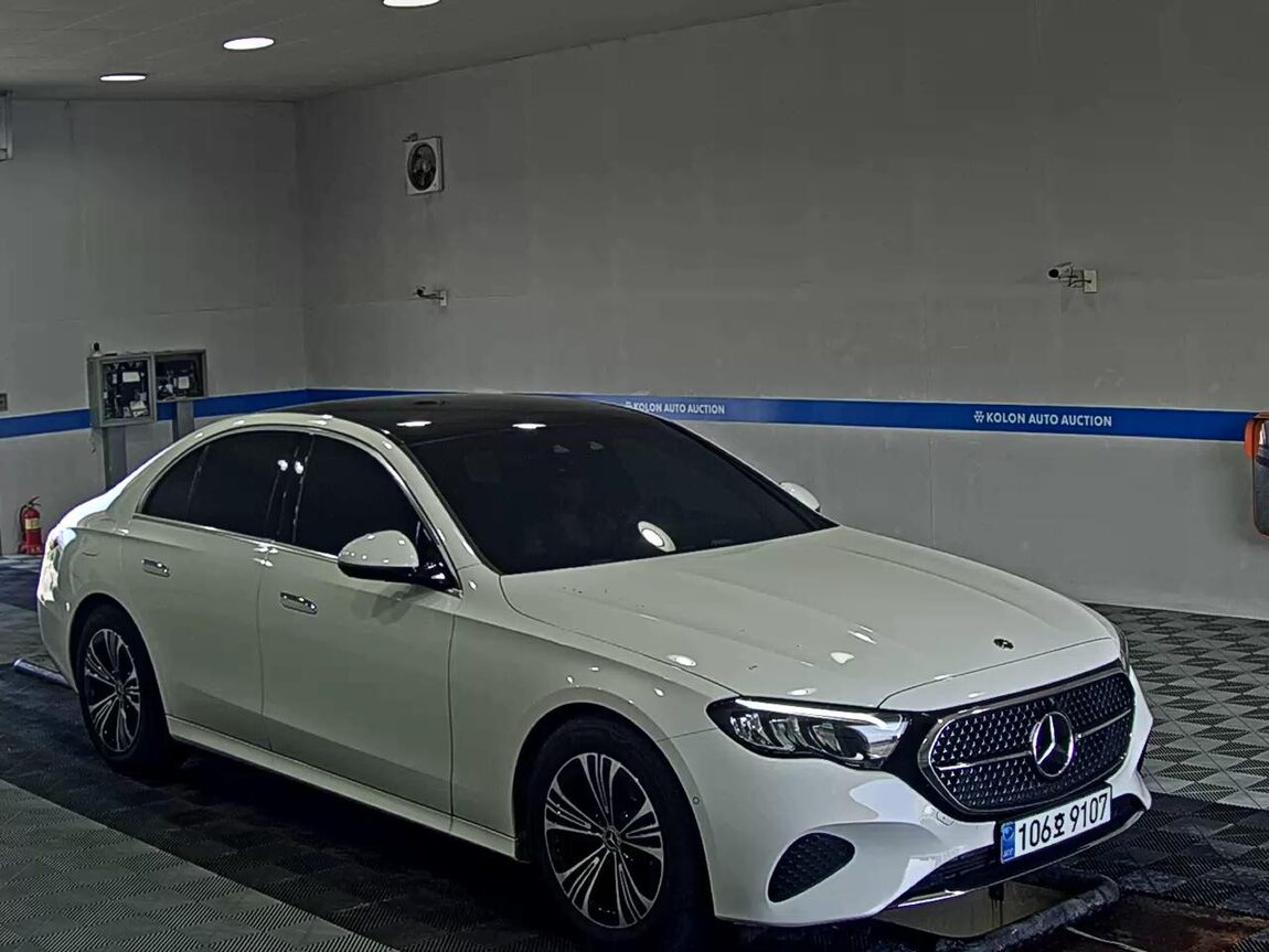 MERCEDES-BENZ E-CLASS (6TH GEN) E200 AVANTGARDE 2025 - zdjęcie 3
