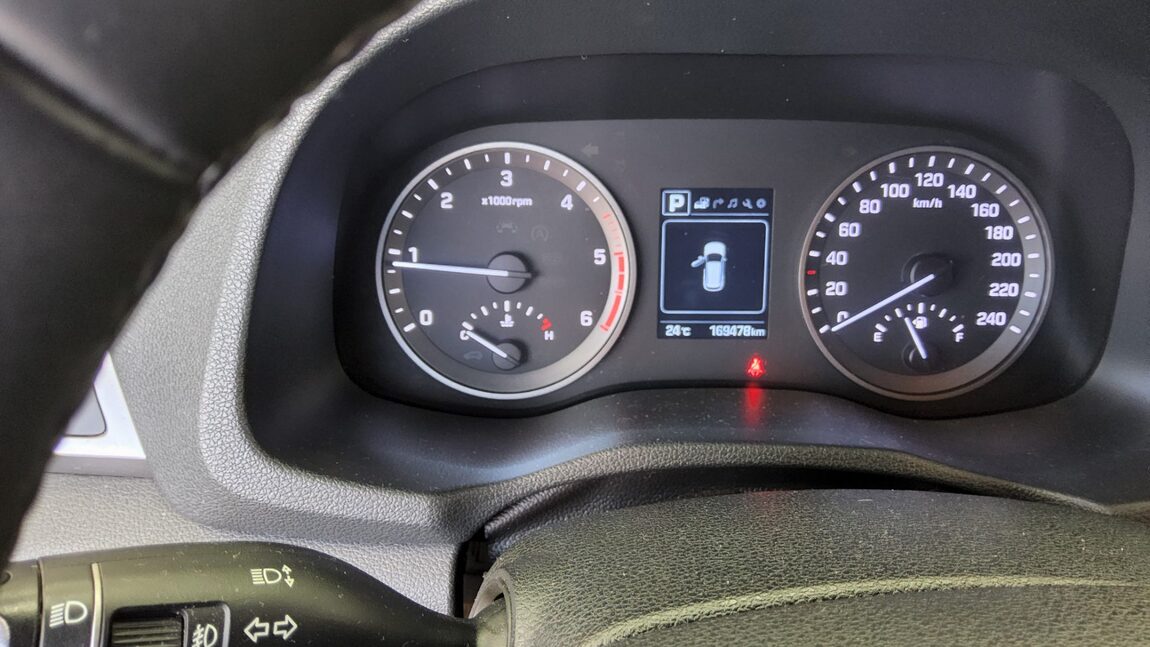 HYUNDAI ALL NEW TUCSON DIESEL R2.0 2WD PREMIUM 2017 - zdjęcie 9