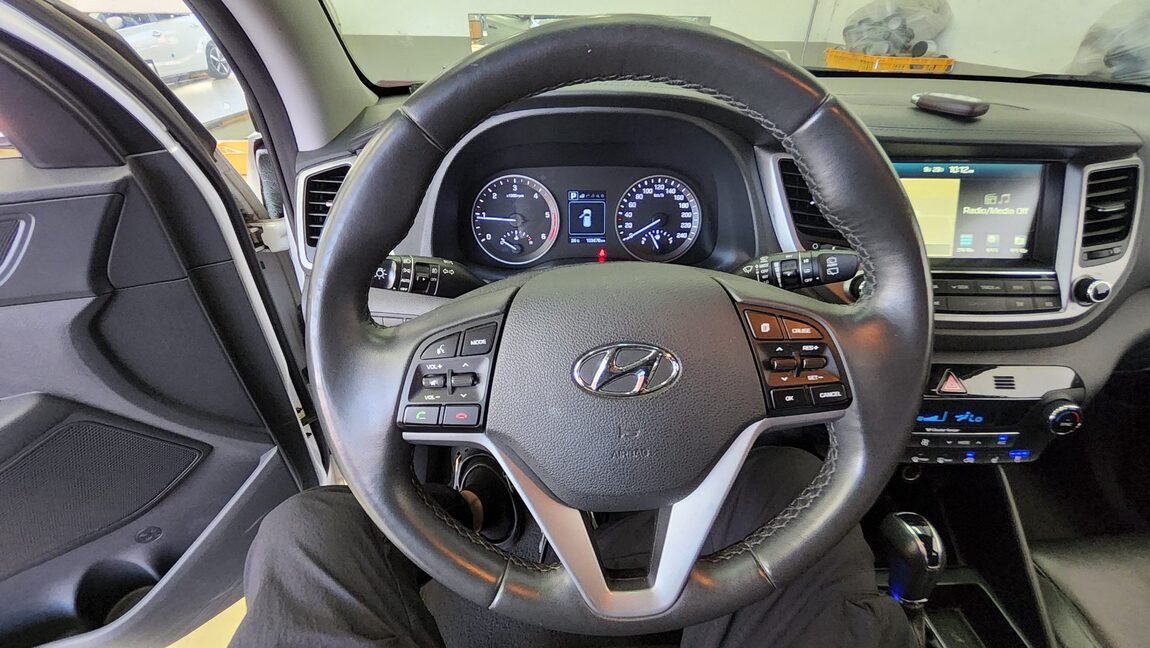 HYUNDAI ALL NEW TUCSON DIESEL R2.0 2WD PREMIUM 2017 - zdjęcie 17