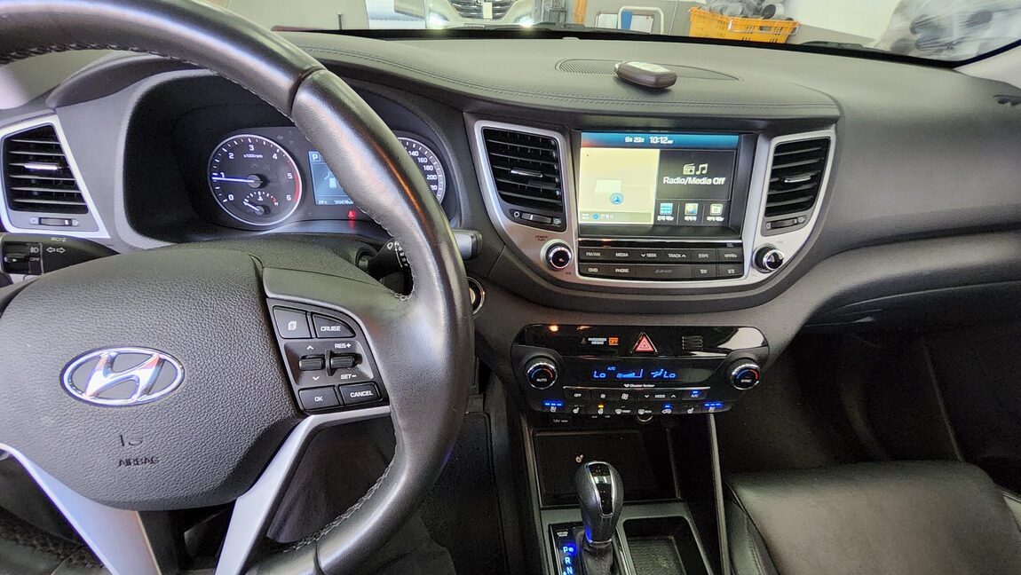 HYUNDAI ALL NEW TUCSON DIESEL R2.0 2WD PREMIUM 2017 - zdjęcie 18