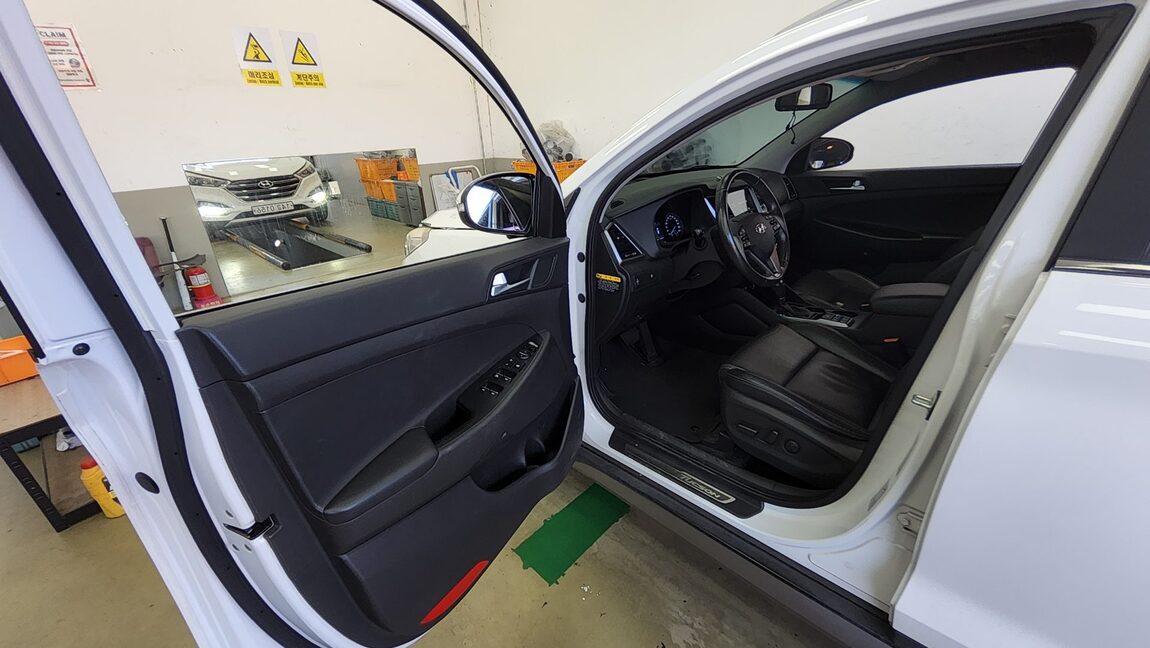 HYUNDAI ALL NEW TUCSON DIESEL R2.0 2WD PREMIUM 2017 - zdjęcie 10