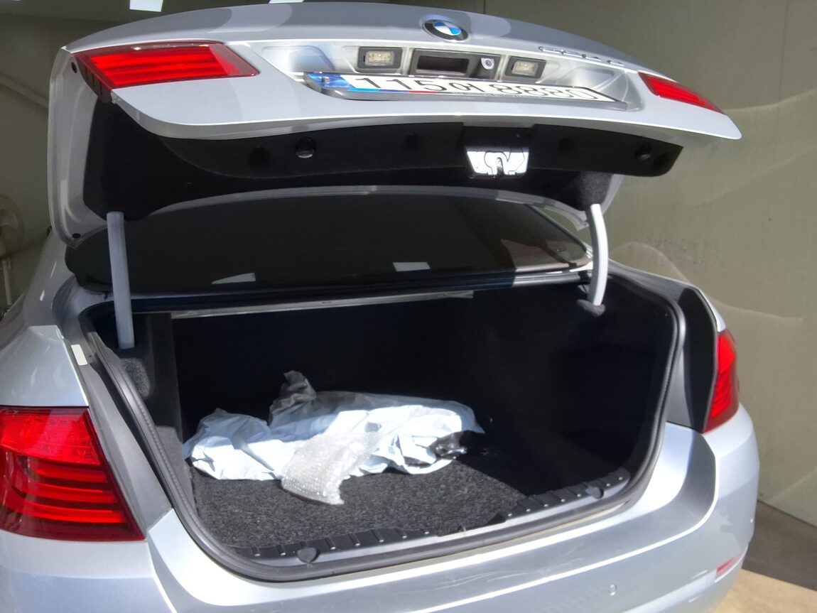 BMW 5 SERIES (6TH GEN) 520d 2013 - zdjęcie 16