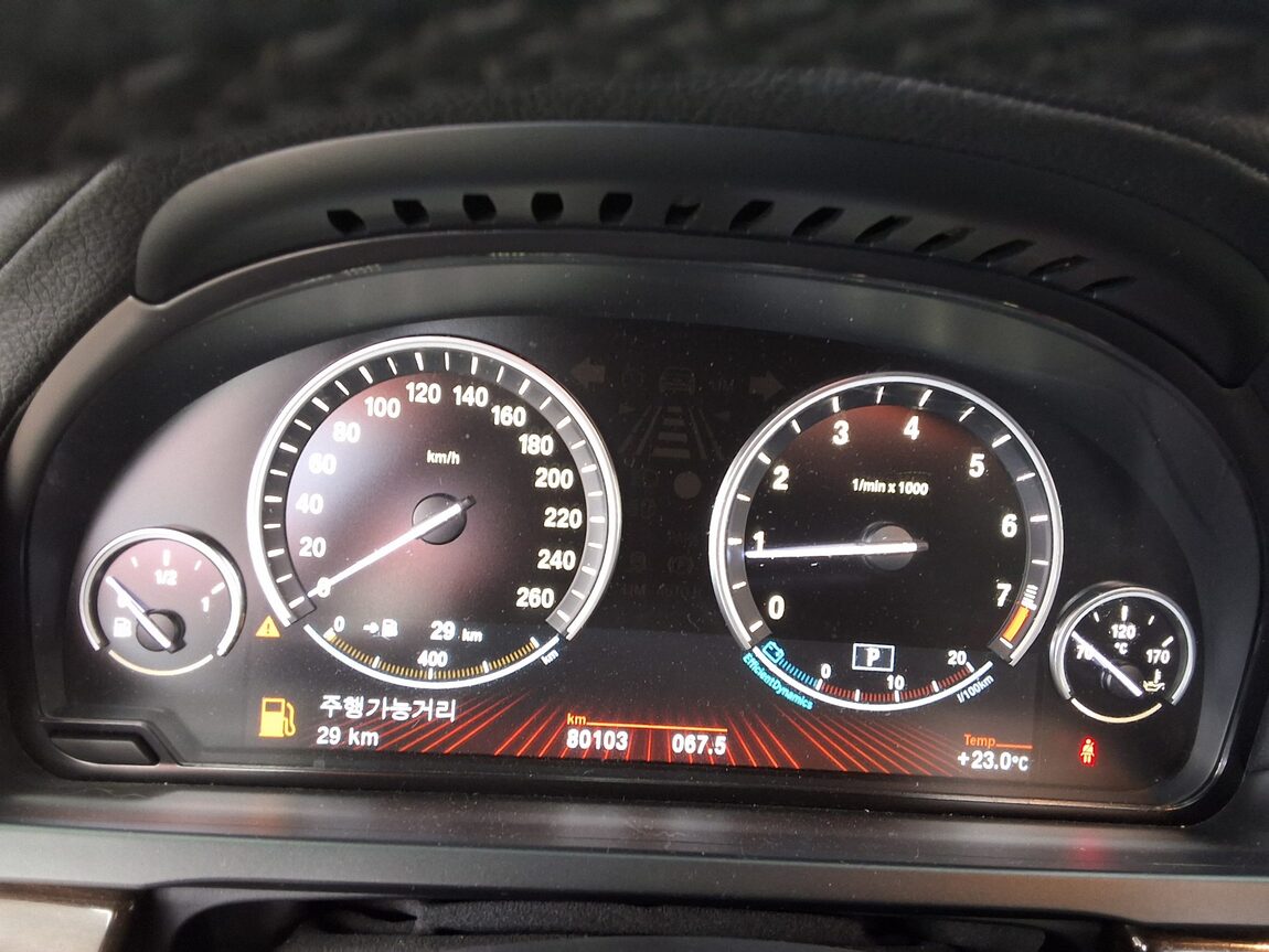 BMW 7 SERIES (5TH GEN) 740Li 2010 - zdjęcie 10