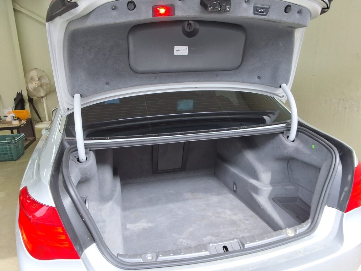 BMW 7 SERIES (5TH GEN) 740Li 2010 - zdjęcie 16