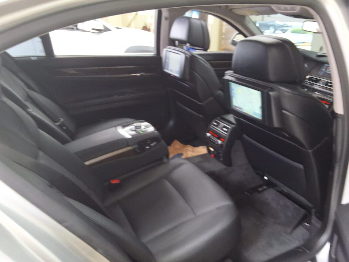BMW 7 SERIES (5TH GEN) 740Li 2010 - zdjęcie 14
