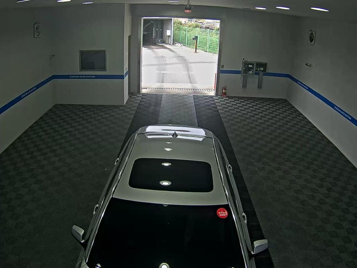 BMW 7 SERIES (5TH GEN) 740Li 2010 - zdjęcie 7