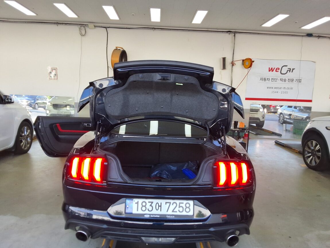 FORD MUSTANG (6TH GEN) COUPE 2.3 PREMIUM 2021 - zdjęcie 14