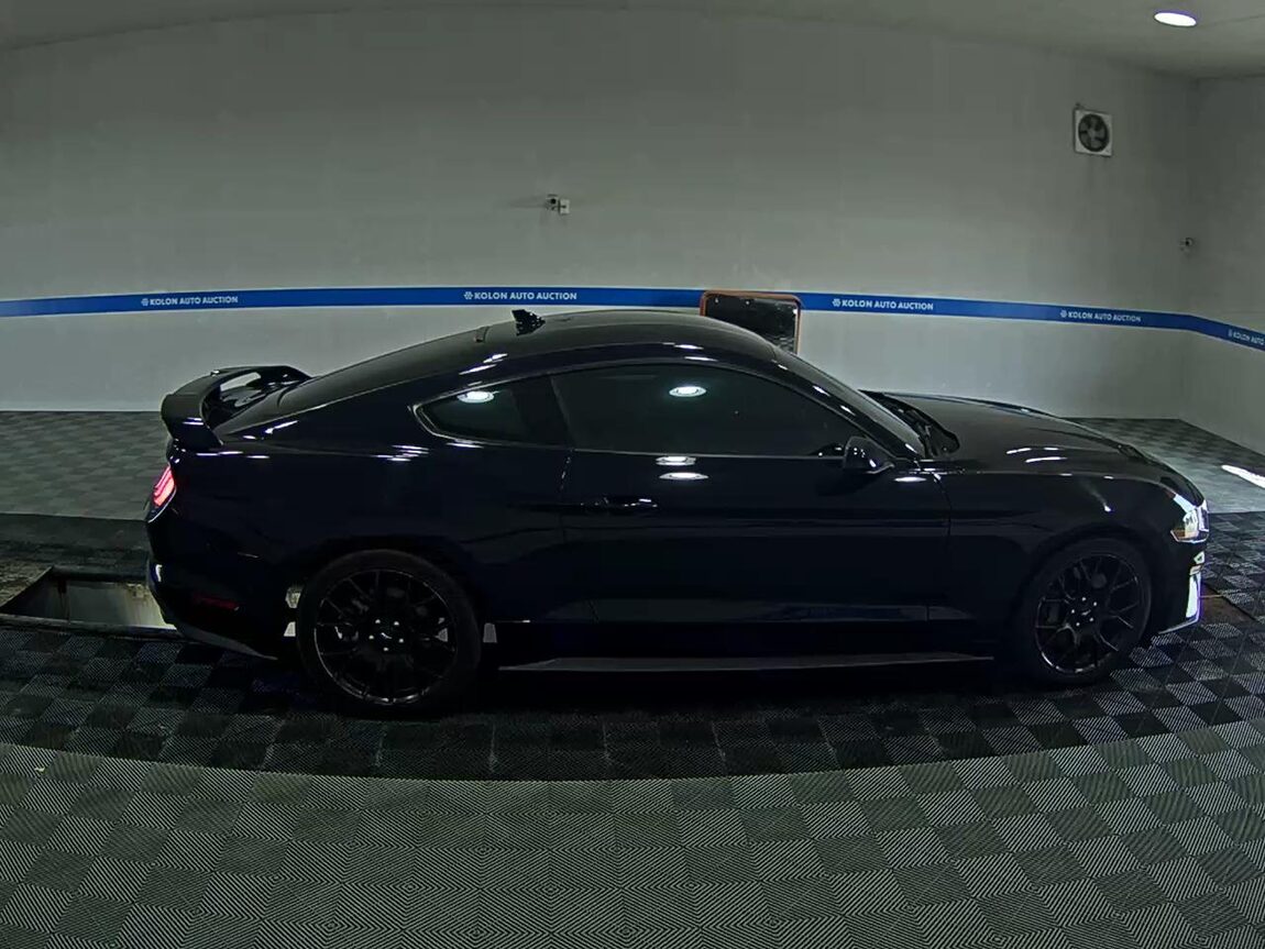 FORD MUSTANG (6TH GEN) COUPE 2.3 PREMIUM 2021 - zdjęcie 4