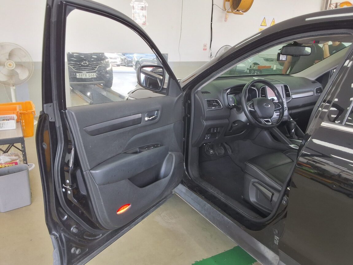 RENAULT (SAMSUNG) QM6 2.0 dCi 2WD LE 2017 - zdjęcie 10