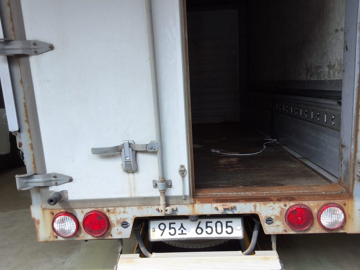 KIA THE NEW BONGO III CARGO WING BODY MANUAL 2020 - zdjęcie 13