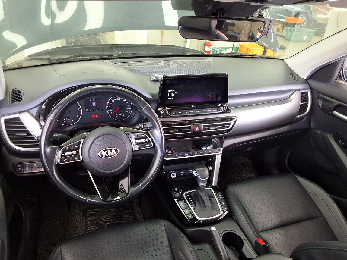 KIA SELTOS 1.6 DIESEL 2WD PRESTIGE 2020 - zdjęcie 11