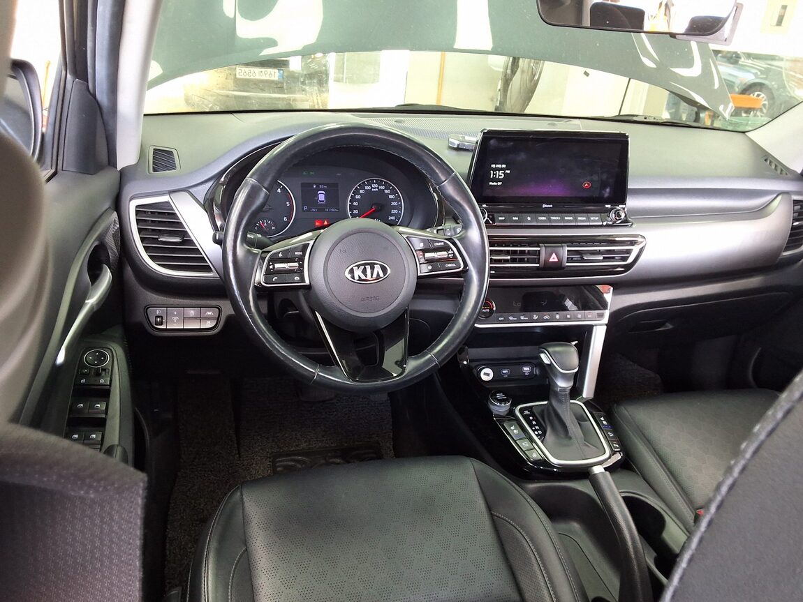 KIA SELTOS 1.6 DIESEL 2WD PRESTIGE 2020 - zdjęcie 19