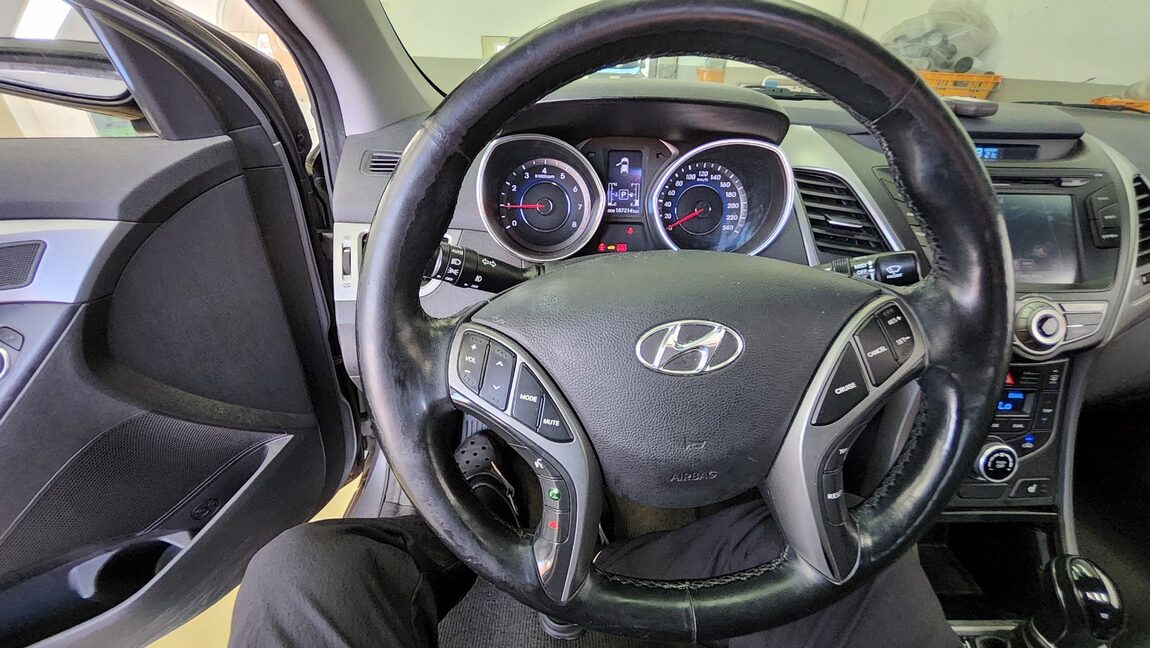 HYUNDAI THE NEW AVANTE MD 1.6 GDi MODERN 2014 - zdjęcie 17