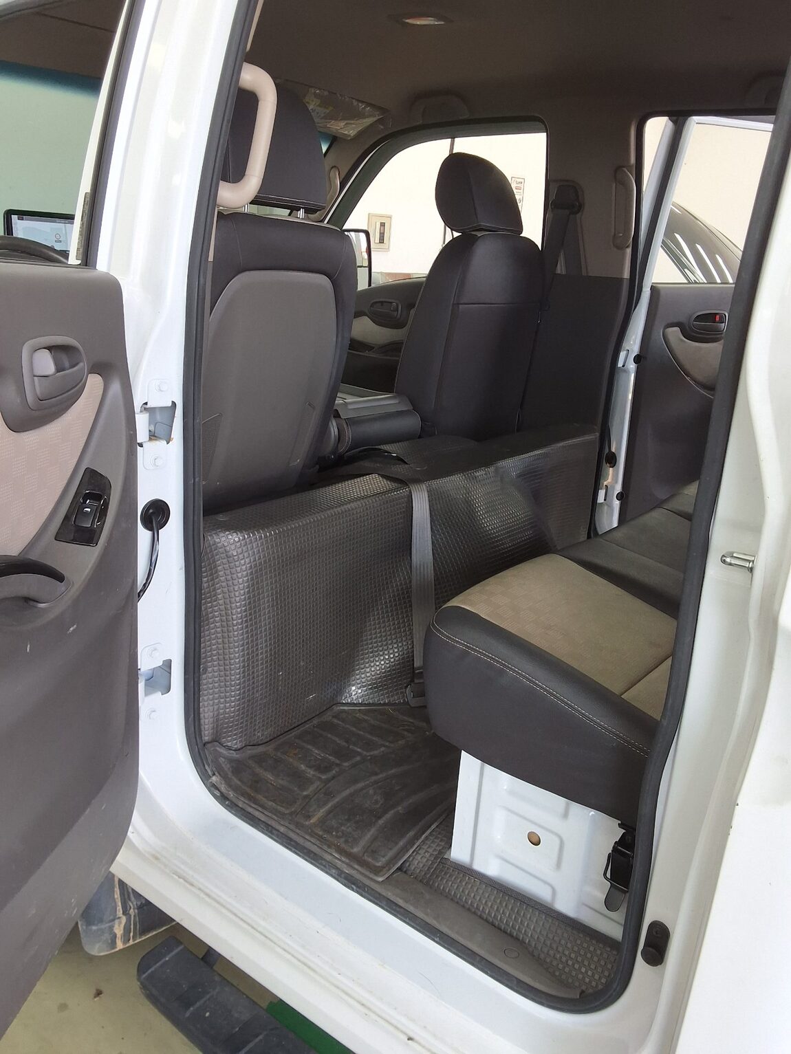 HYUNDAI PORTER II LPG DOUBLE CAB EXTRA LONG WHEELBASE SMART 2024 - zdjęcie 12