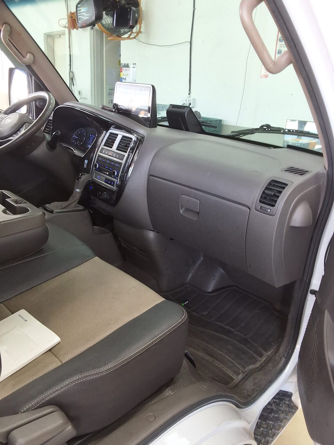 HYUNDAI PORTER II LPG DOUBLE CAB EXTRA LONG WHEELBASE SMART 2024 - zdjęcie 14