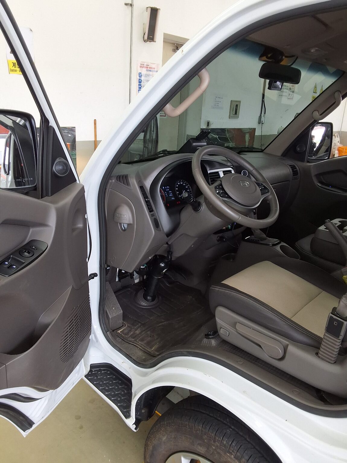 HYUNDAI PORTER II LPG SUPER CAB EXTRA LONG WHEELBASE SMART 2025 - zdjęcie 10