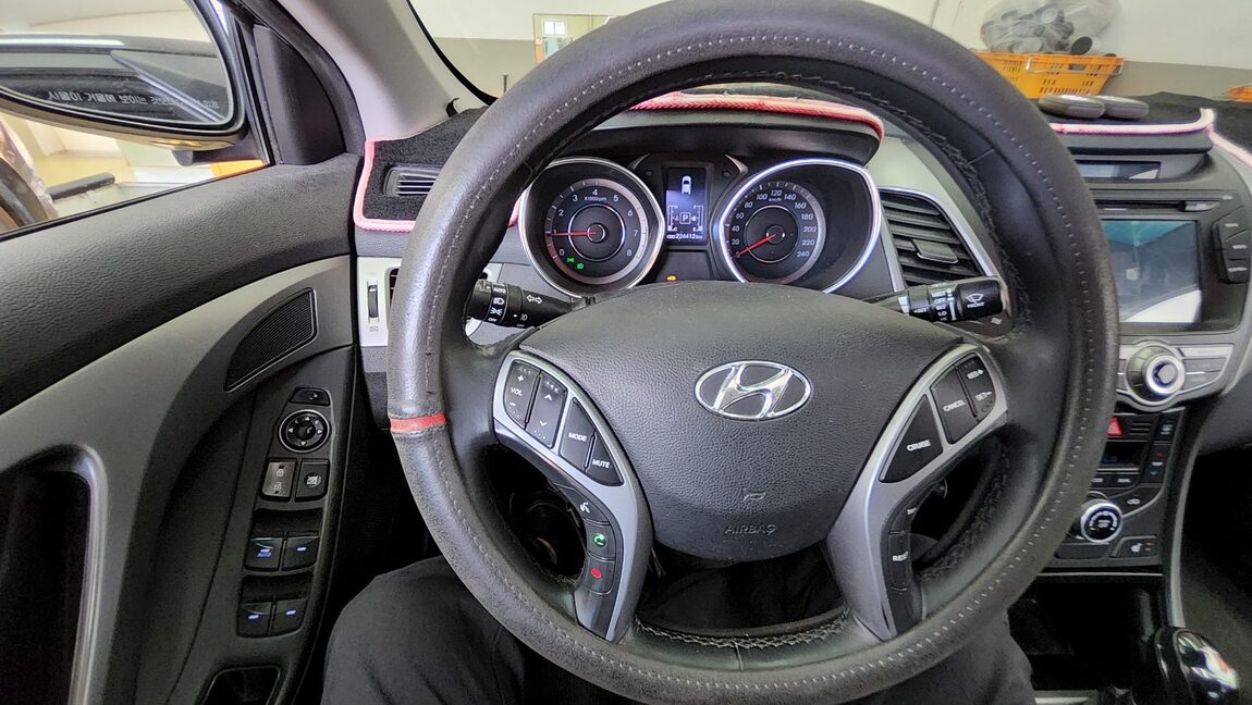 HYUNDAI THE NEW AVANTE MD 1.6 GDi MODERN 2014 - zdjęcie 17