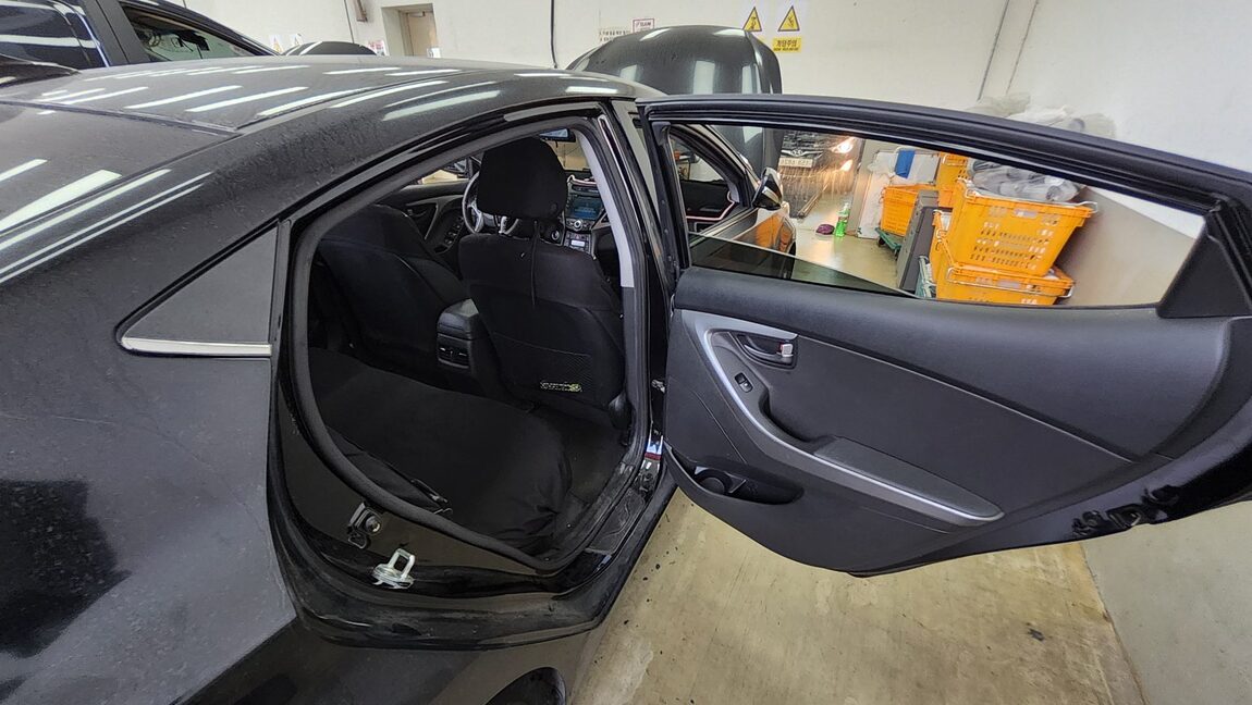 HYUNDAI THE NEW AVANTE MD 1.6 GDi MODERN 2014 - zdjęcie 13