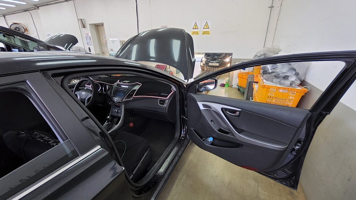 HYUNDAI THE NEW AVANTE MD 1.6 GDi MODERN 2014 - zdjęcie 14