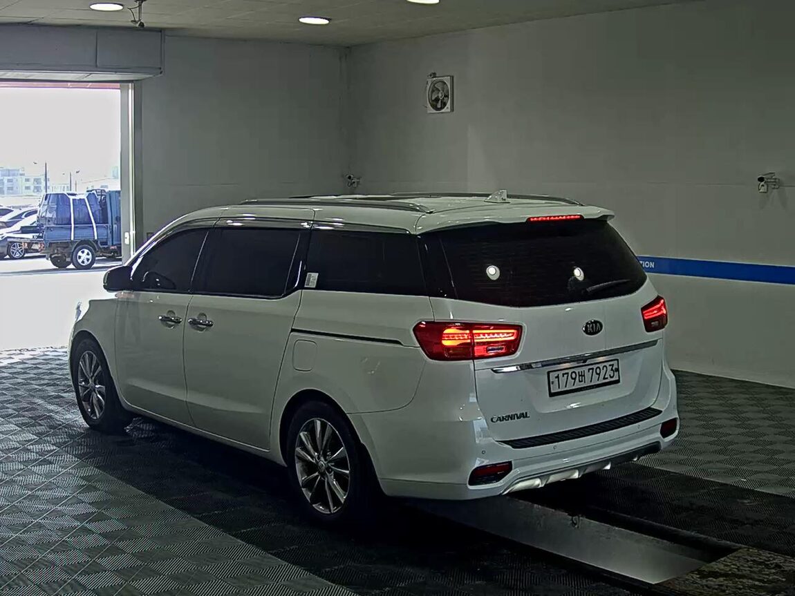 KIA THE NEW CARNIVAL 9-SEATER DIESEL PRESTIGE 2020 - zdjęcie 6