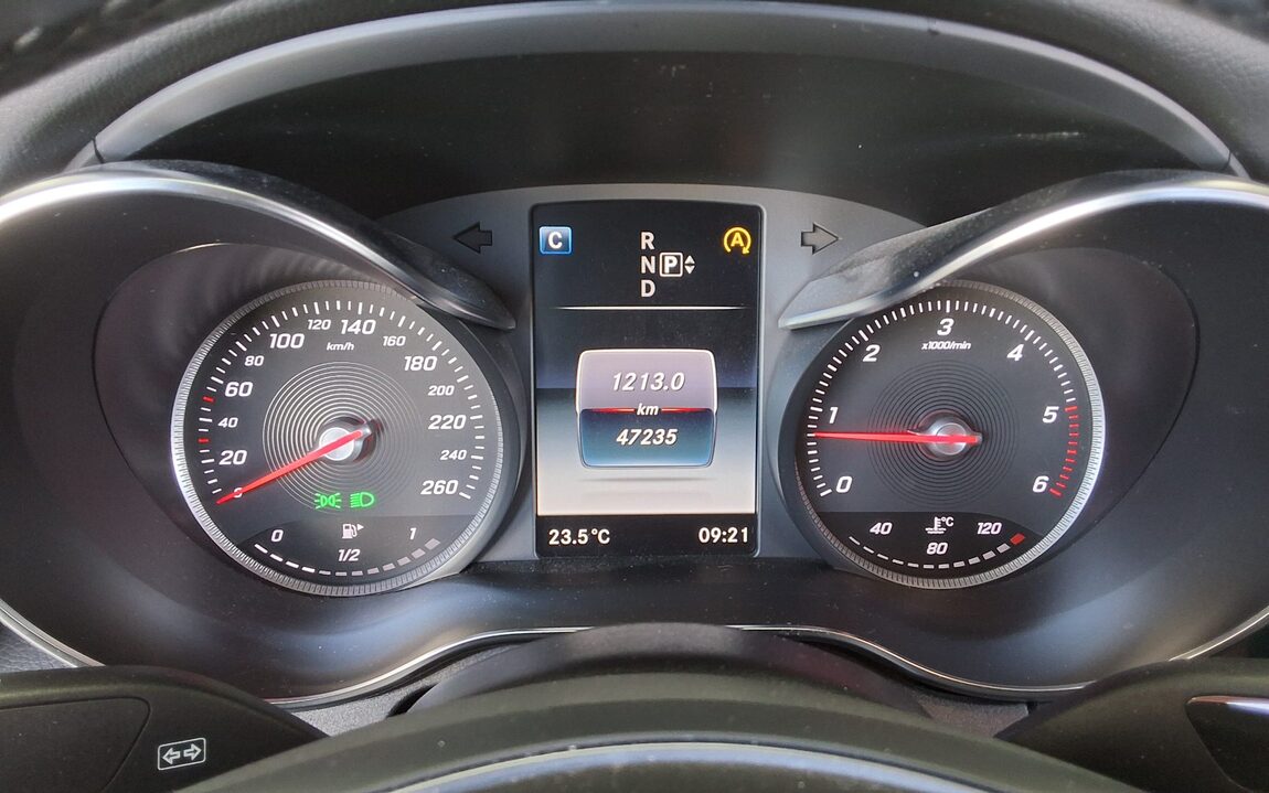 MERCEDES-BENZ C-CLASS (4TH GEN) C220 CDI BLUETEC AVANTGARDE 2015 - zdjęcie 9