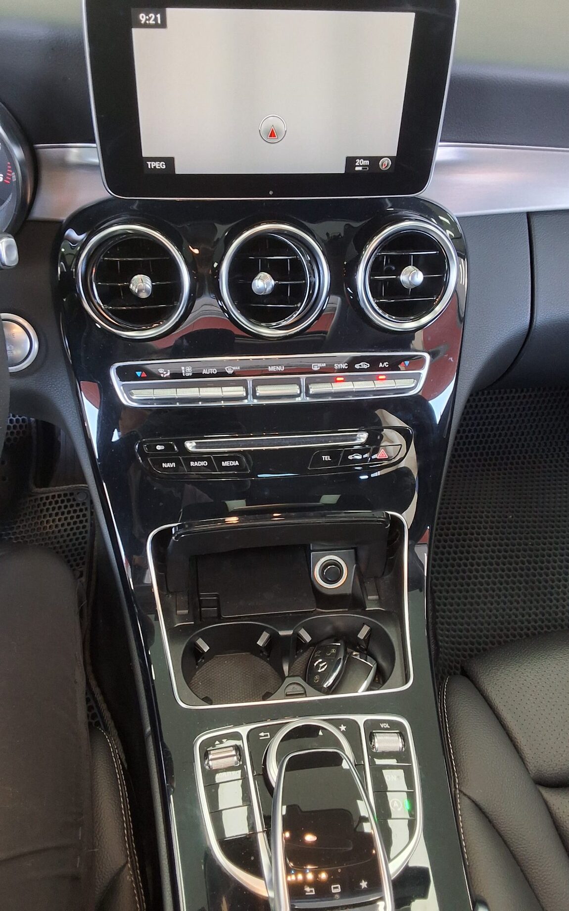 MERCEDES-BENZ C-CLASS (4TH GEN) C220 CDI BLUETEC AVANTGARDE 2015 - zdjęcie 18