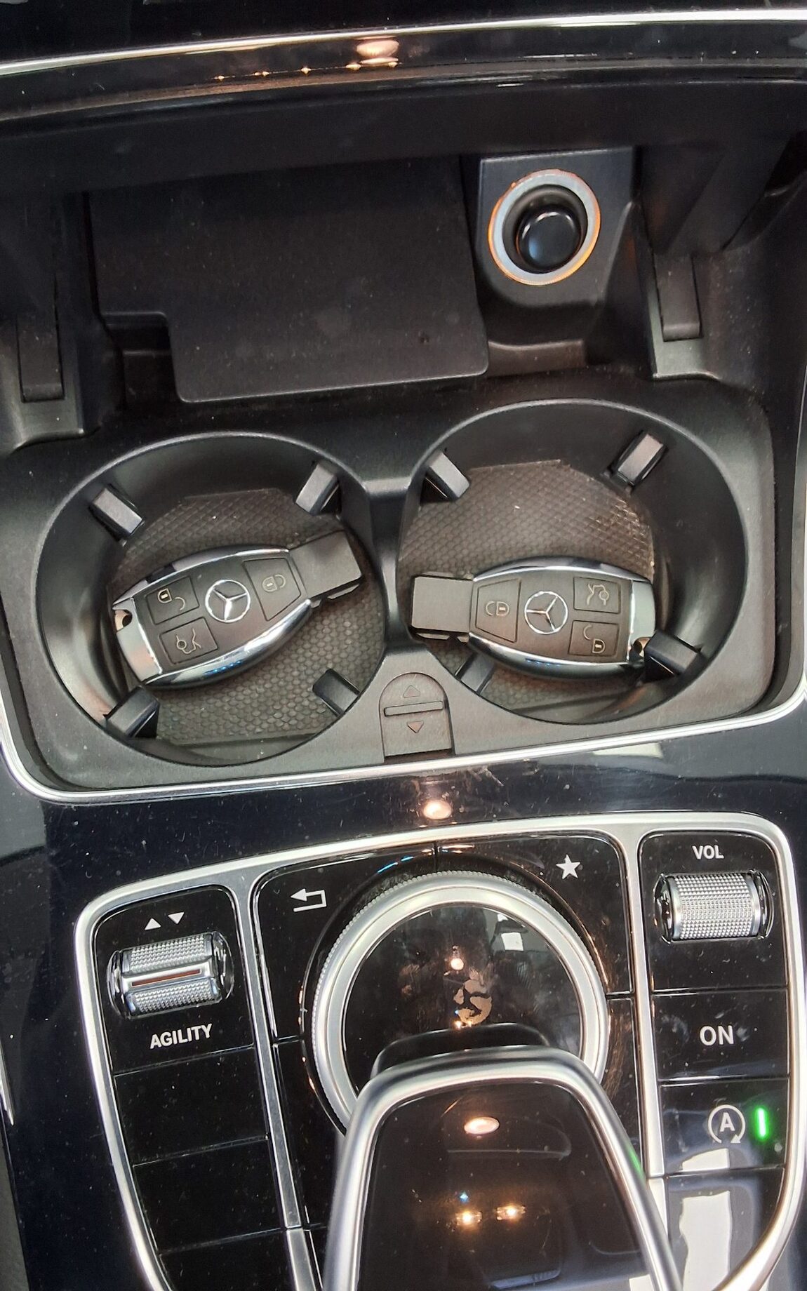MERCEDES-BENZ C-CLASS (4TH GEN) C220 CDI BLUETEC AVANTGARDE 2015 - zdjęcie 20