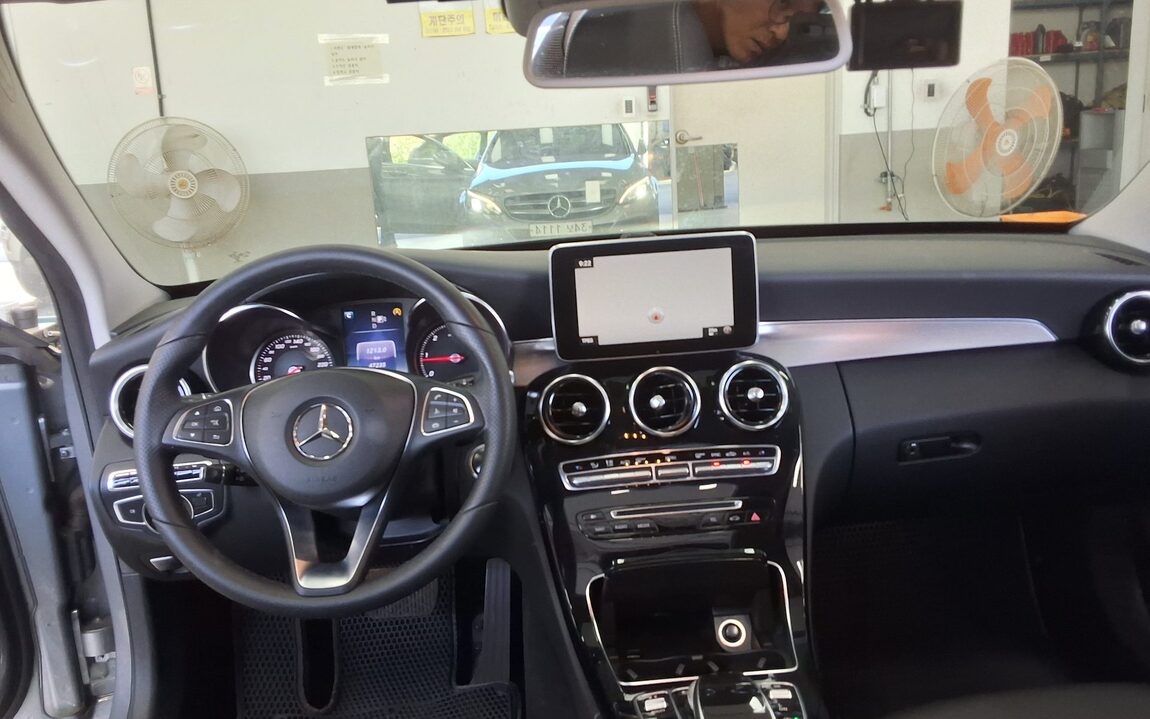 MERCEDES-BENZ C-CLASS (4TH GEN) C220 CDI BLUETEC AVANTGARDE 2015 - zdjęcie 11