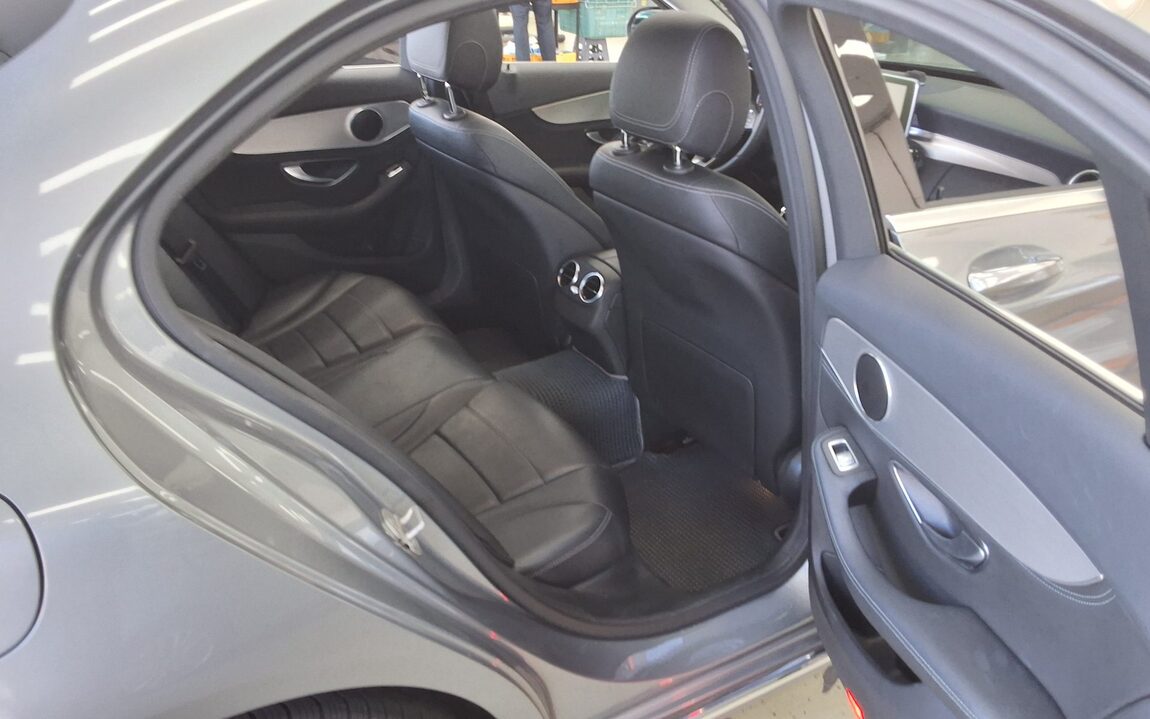 MERCEDES-BENZ C-CLASS (4TH GEN) C220 CDI BLUETEC AVANTGARDE 2015 - zdjęcie 13