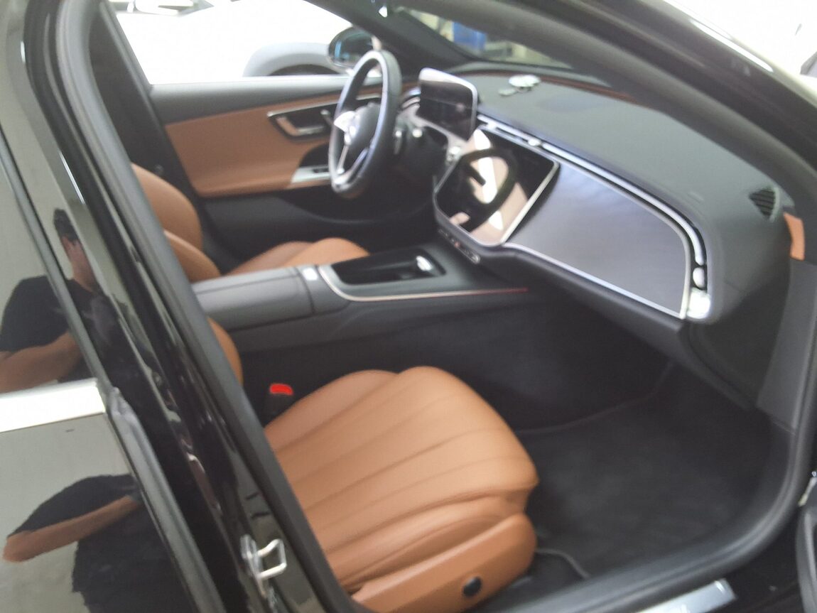 MERCEDES-BENZ E-CLASS (6TH GEN) E200 AVANTGARDE 2025 - zdjęcie 15