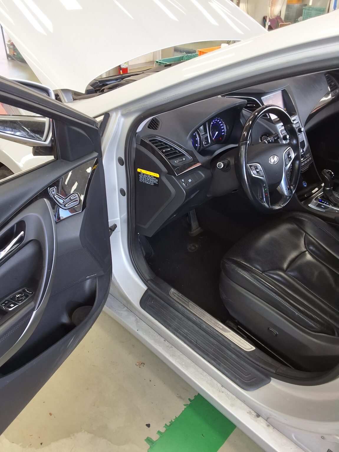 HYUNDAI GRANDEUR HG LPI RENTAL CAR MODERN 2016 - zdjęcie 10