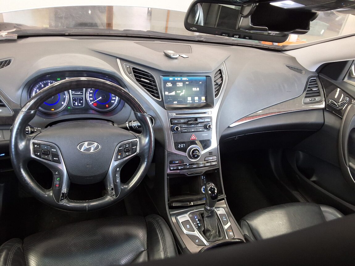 HYUNDAI GRANDEUR HG LPI RENTAL CAR MODERN 2016 - zdjęcie 11